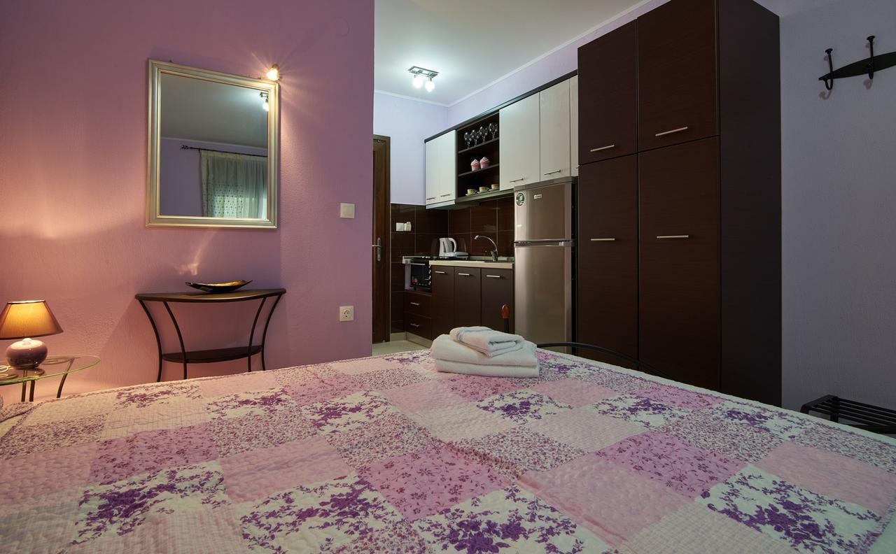 Afroditis House *